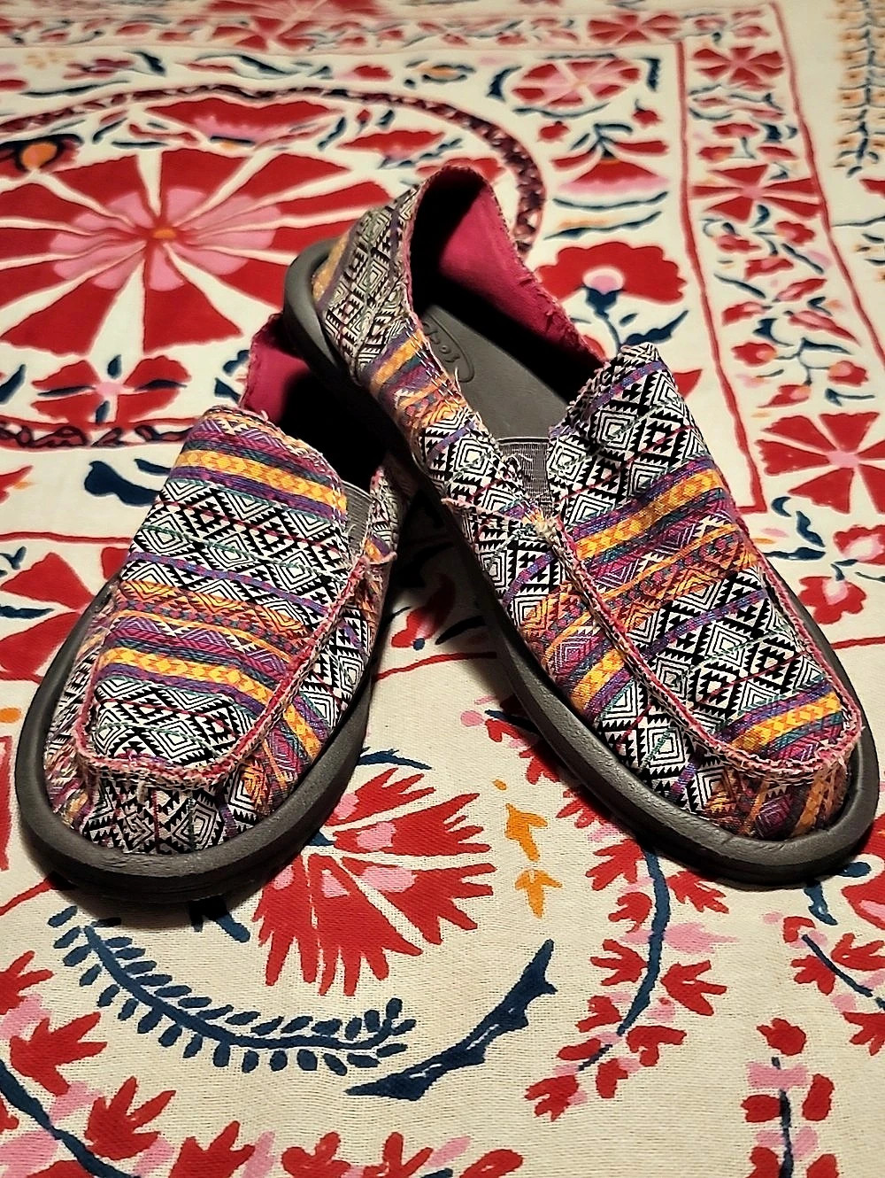 Sanuk Multicolor Aztec Tribal Abstract Patterned Slip-On Moccasins